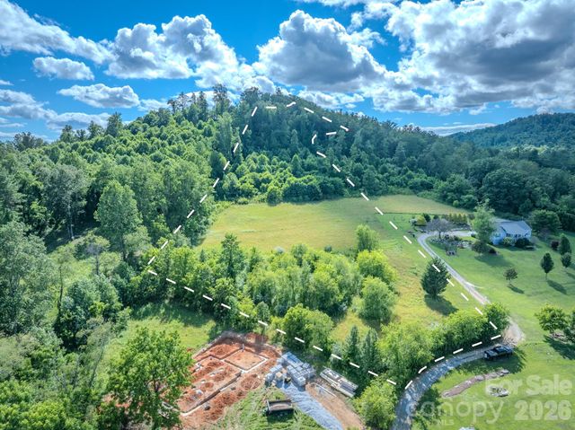 000 Rocky Hill Drive 5 & 7, Hendersonville, NC 28792
