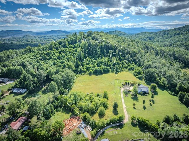 000 Rocky Hill Drive 5 & 7, Hendersonville, NC 28792