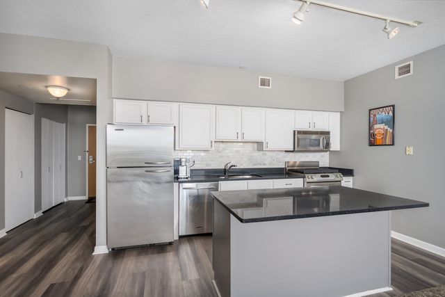 5 E 14th Place 806, Chicago, IL 60605
