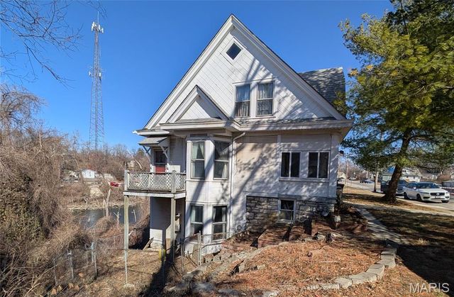 1252 State Street, Alton, IL 62002