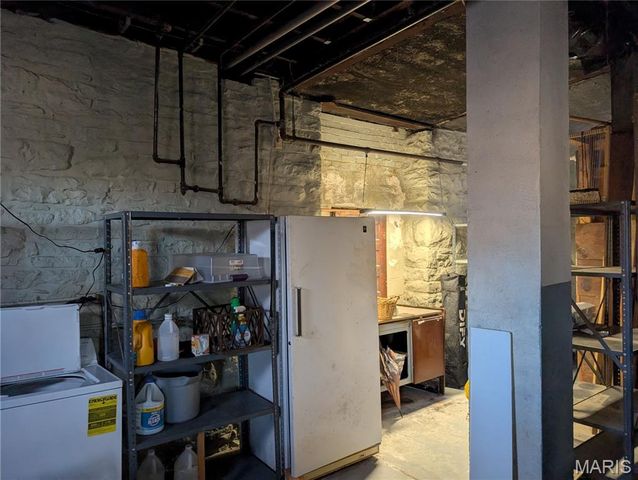 1252 State Street, Alton, IL 62002