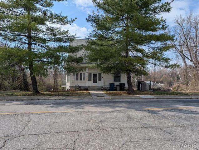 1252 State Street, Alton, IL 62002