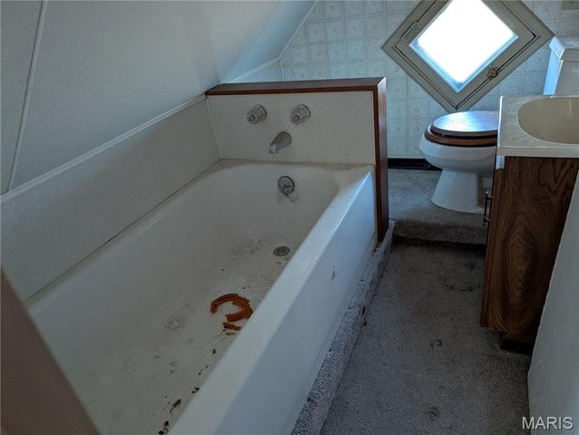 1252 State Street, Alton, IL 62002