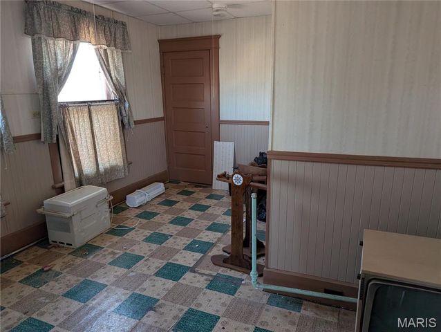 1252 State Street, Alton, IL 62002