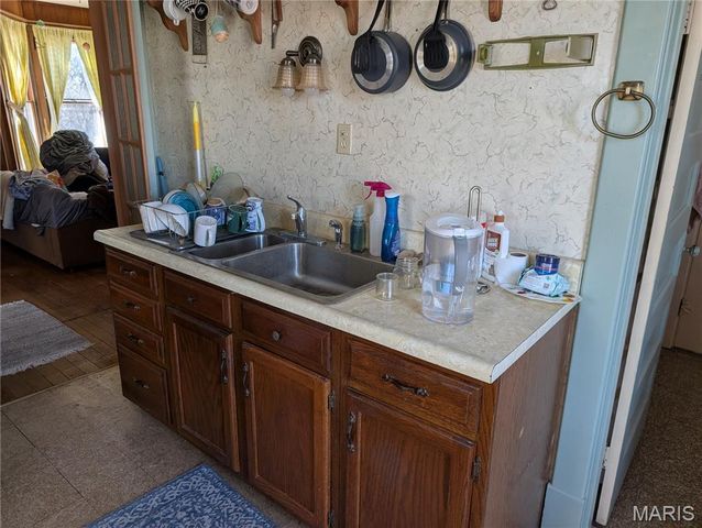 1252 State Street, Alton, IL 62002