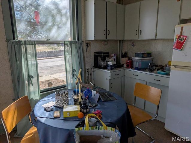 1252 State Street, Alton, IL 62002