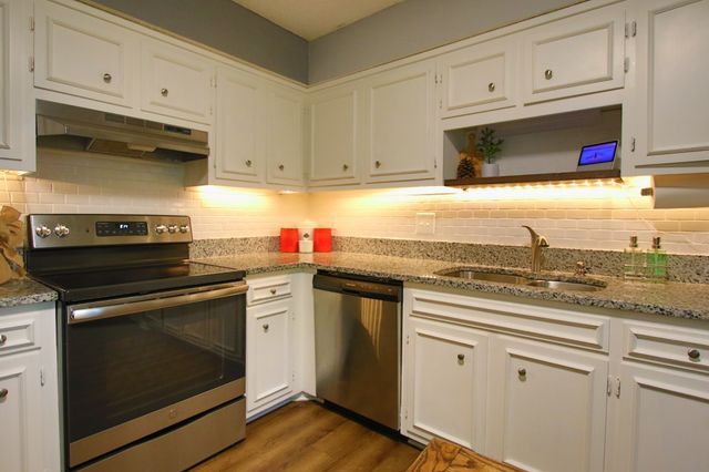 702 Fox Ridge Dr, Brentwood, TN 37027