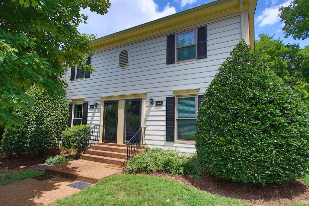 702 Fox Ridge Dr, Brentwood, TN 37027