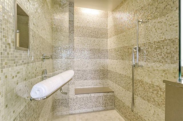 915 SEASIDE DRIVE 312, Weeks 16-17, Sarasota, FL 34242