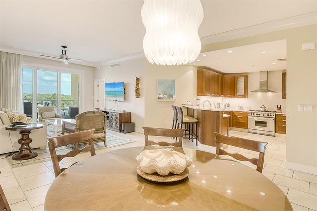 915 SEASIDE DRIVE 312, Weeks 16-17, Sarasota, FL 34242