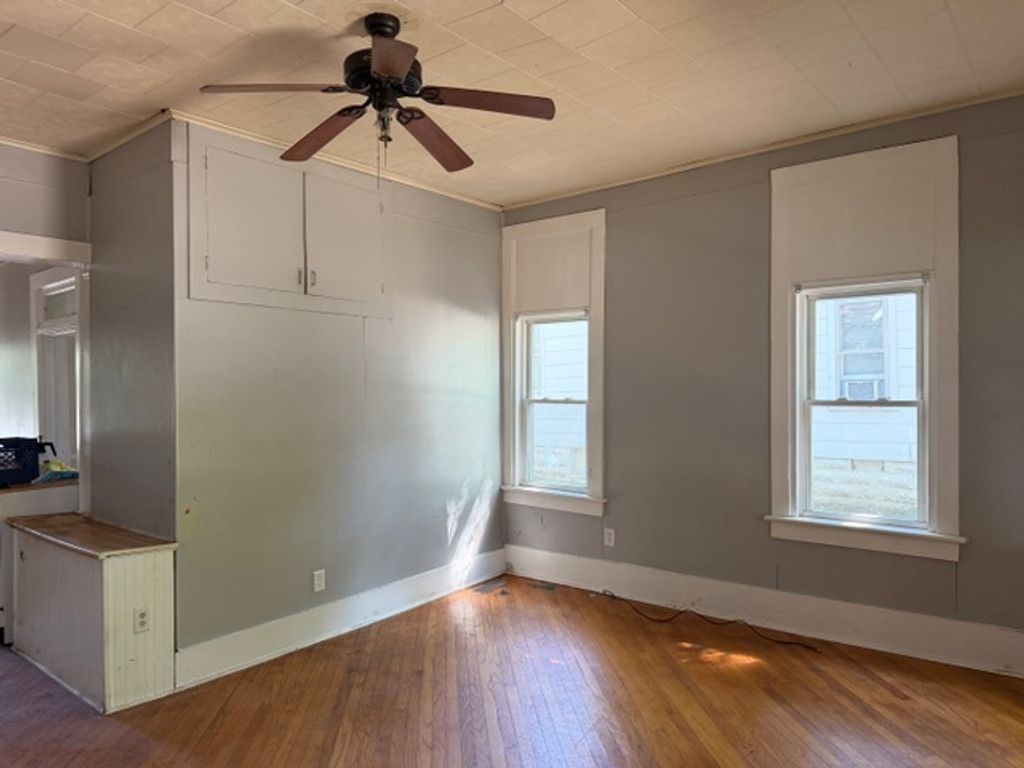 Image 13 of property listing at 718 Harrison Street, Mt Vernon, IL 62864