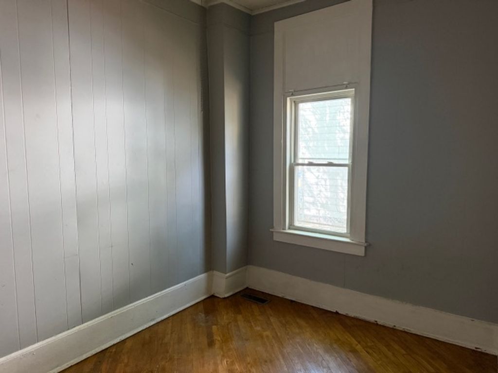 Image 16 of property listing at 718 Harrison Street, Mt Vernon, IL 62864