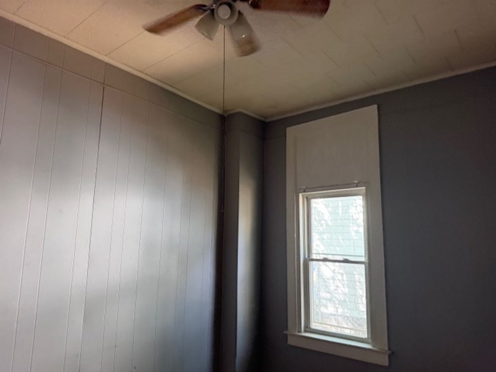 Image 17 of property listing at 718 Harrison Street, Mt Vernon, IL 62864