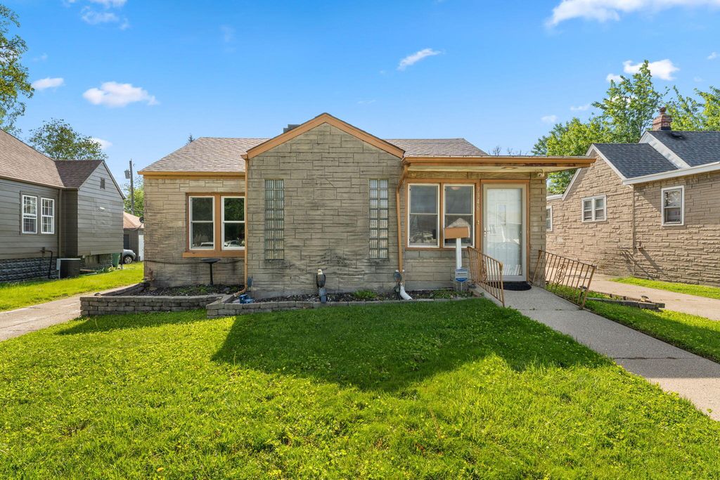7346 Alexander Avenue, Hammond, IN 46323