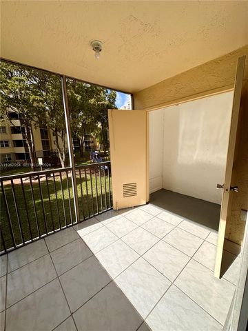 8235 Lake Dr 204, Doral, FL 33166