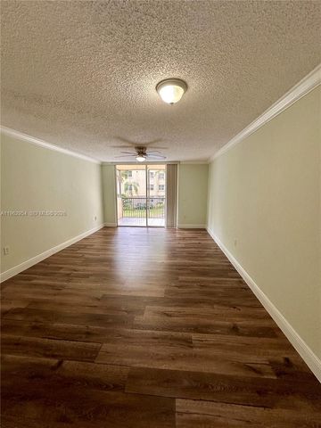 8235 Lake Dr 204, Doral, FL 33166