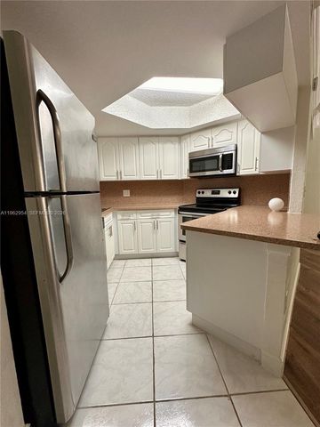 8235 Lake Dr 204, Doral, FL 33166