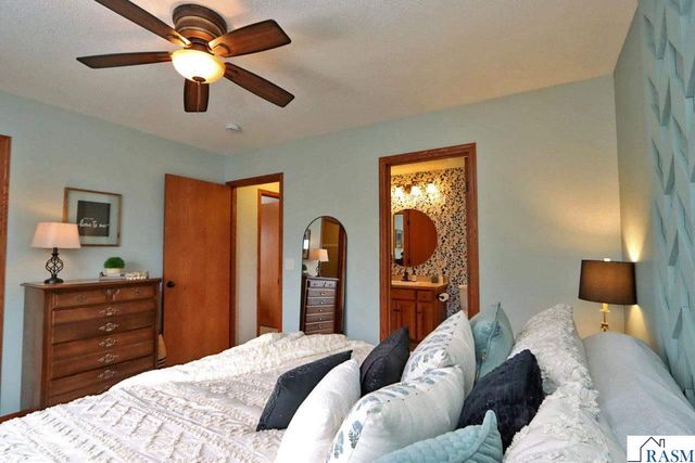 2223 Fairbanks Drive, North Mankato, MN 56003