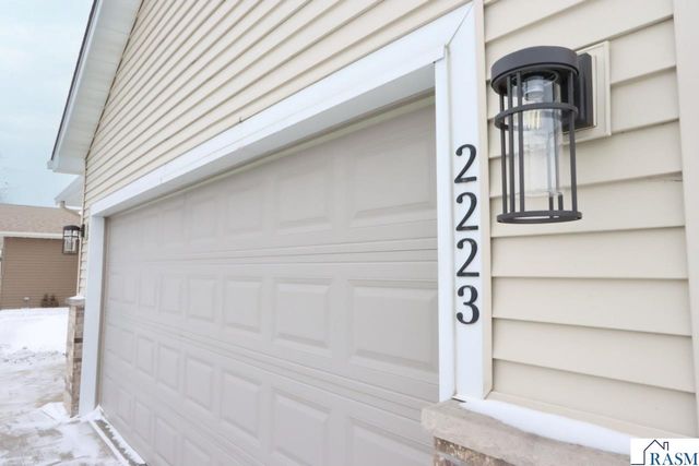 2223 Fairbanks Drive, North Mankato, MN 56003