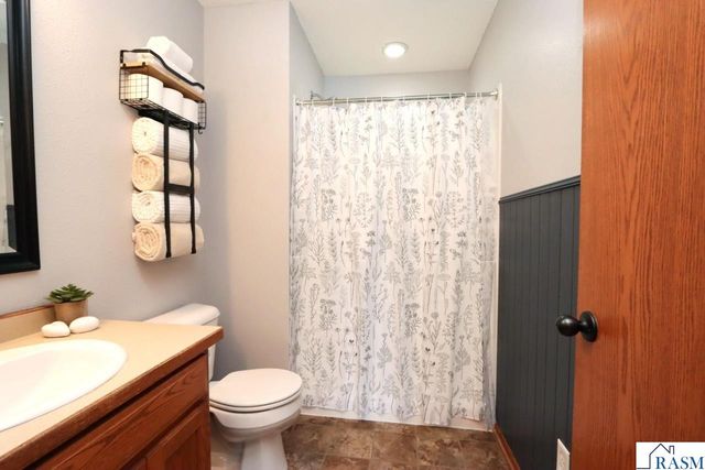 2223 Fairbanks Drive, North Mankato, MN 56003