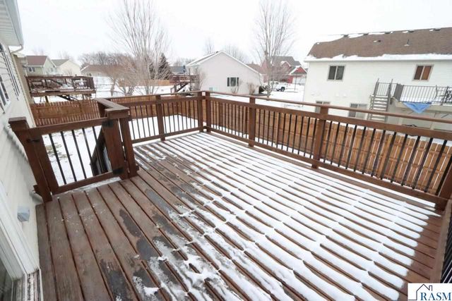 2223 Fairbanks Drive, North Mankato, MN 56003