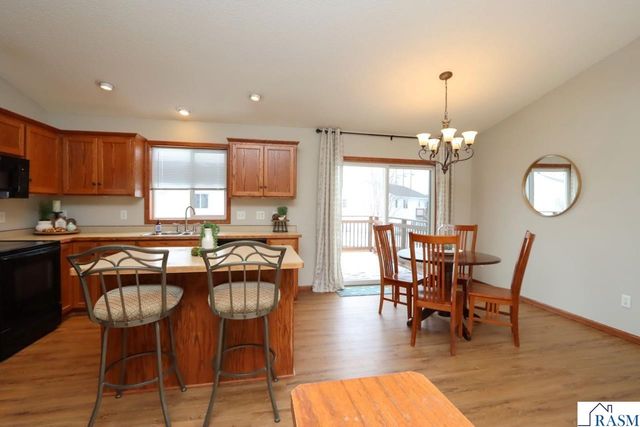 2223 Fairbanks Drive, North Mankato, MN 56003