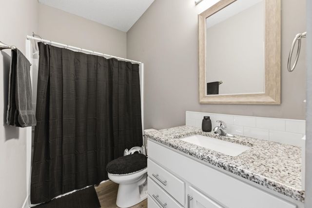 5410 W 46th St S, Wichita, KS 67215