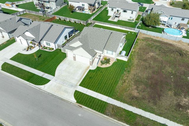 5410 W 46th St S, Wichita, KS 67215