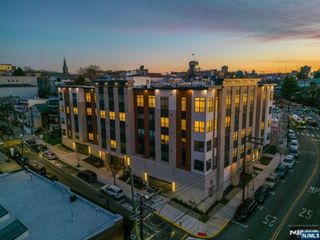 649 38th Street 412, Union City, NJ 07087