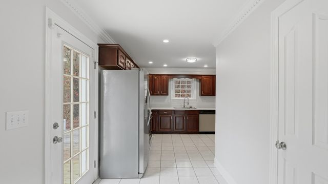 4917 Shoreline Dr, Chattanooga, TN 37416