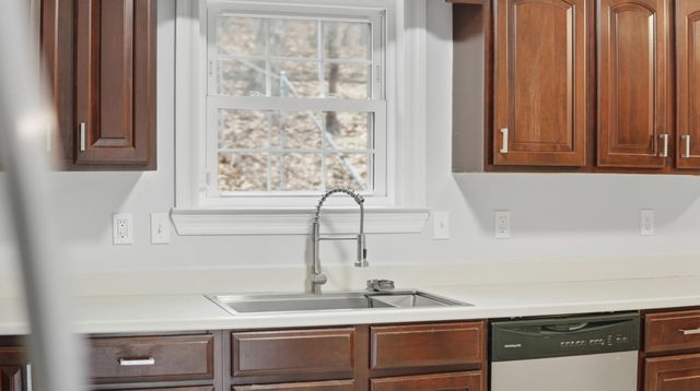 4917 Shoreline Dr, Chattanooga, TN 37416