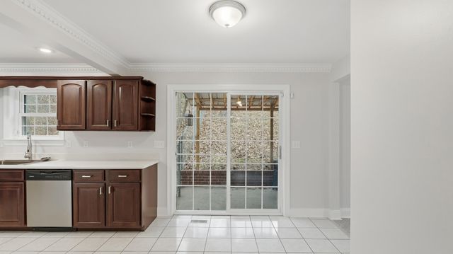 4917 Shoreline Dr, Chattanooga, TN 37416