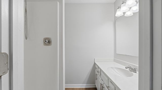 4917 Shoreline Dr, Chattanooga, TN 37416