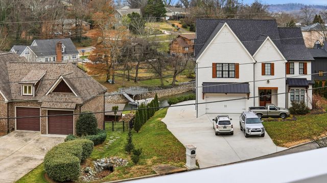4917 Shoreline Dr, Chattanooga, TN 37416