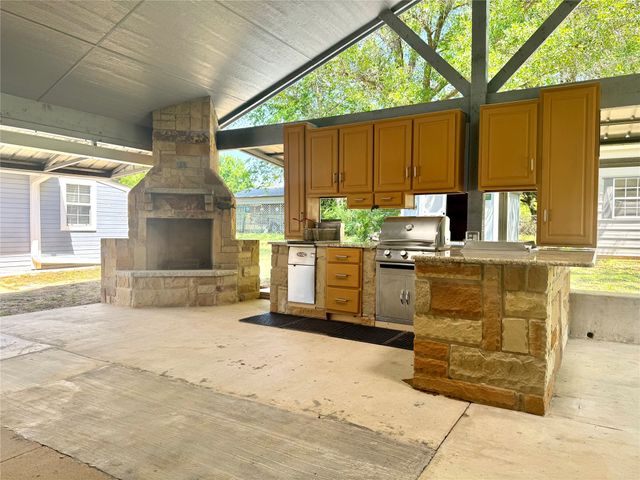 186 Autumn Wood Trail, Gun Barrel City, TX 75156