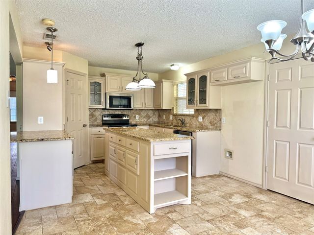 186 Autumn Wood Trail, Gun Barrel City, TX 75156