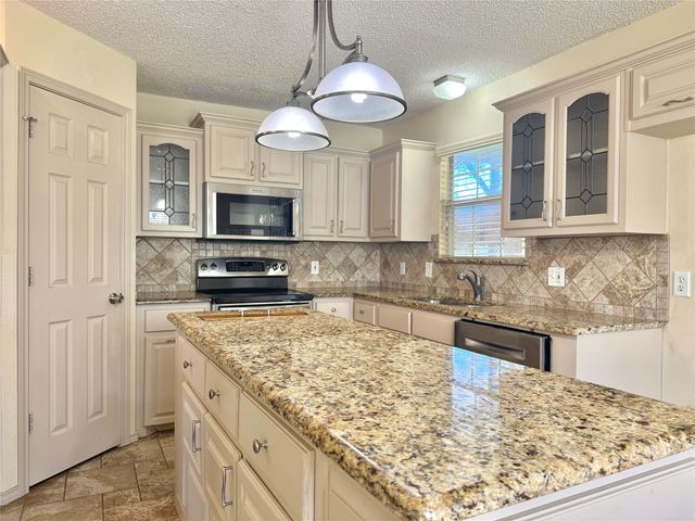 186 Autumn Wood Trail, Gun Barrel City, TX 75156
