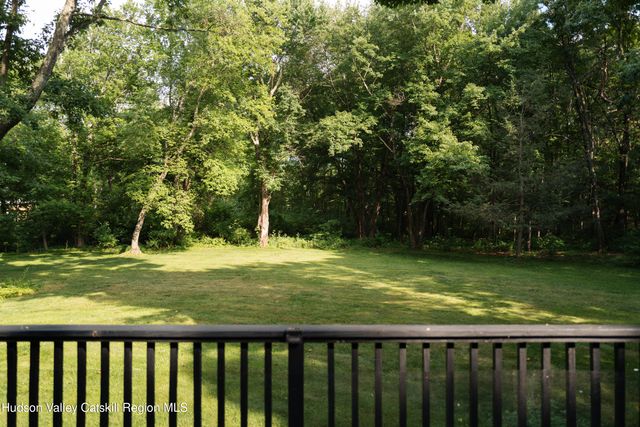 17 Louise Terrace, Rhinebeck, NY 12572
