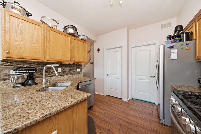 4160 Oak Tree Lane, Plainfield, IL 60586