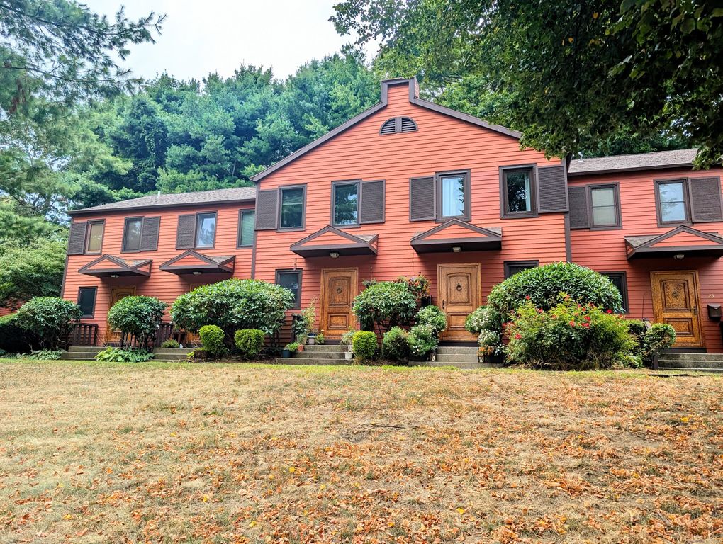 29 Courtland Drive 29, Groton, CT 06340