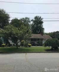 215 manning Avenue, South Plainfield, NJ 07080