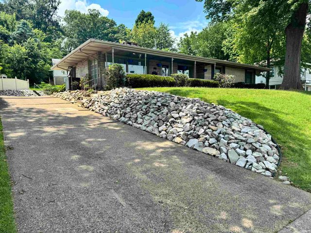 602 Wessel Lane, Evansville, IN 47712
