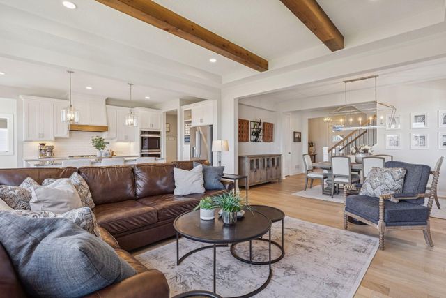 4313 Picket Way, Woodbury, MN 55129