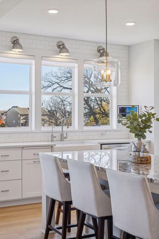 4313 Picket Way, Woodbury, MN 55129