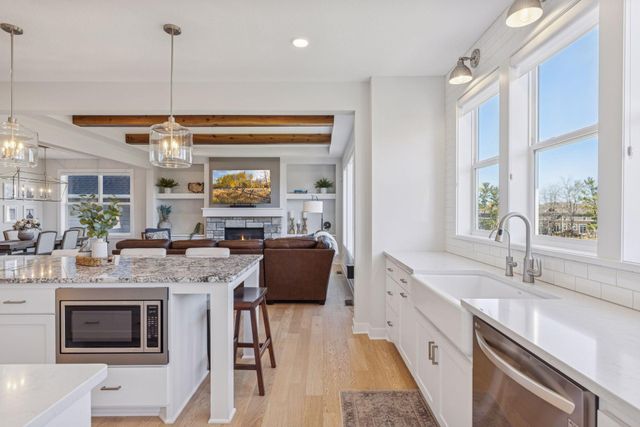 4313 Picket Way, Woodbury, MN 55129