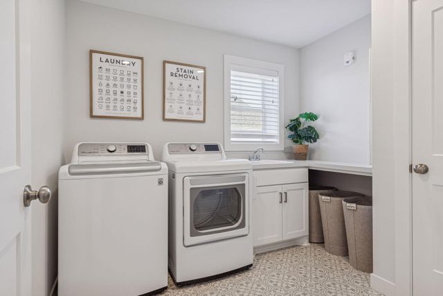 4313 Picket Way, Woodbury, MN 55129