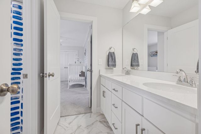 4313 Picket Way, Woodbury, MN 55129