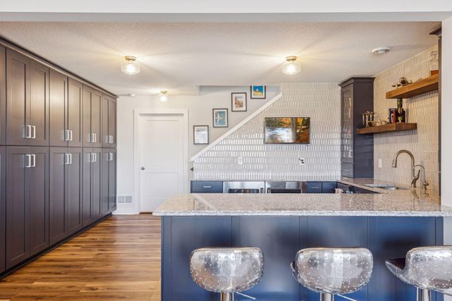 4313 Picket Way, Woodbury, MN 55129