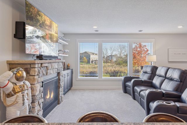 4313 Picket Way, Woodbury, MN 55129