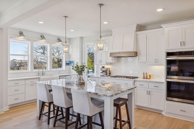 4313 Picket Way, Woodbury, MN 55129